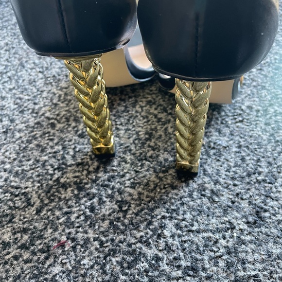 Ladies' Fashion Gold Metal Tone chain heel Party Pumps - Picture 6 of 12